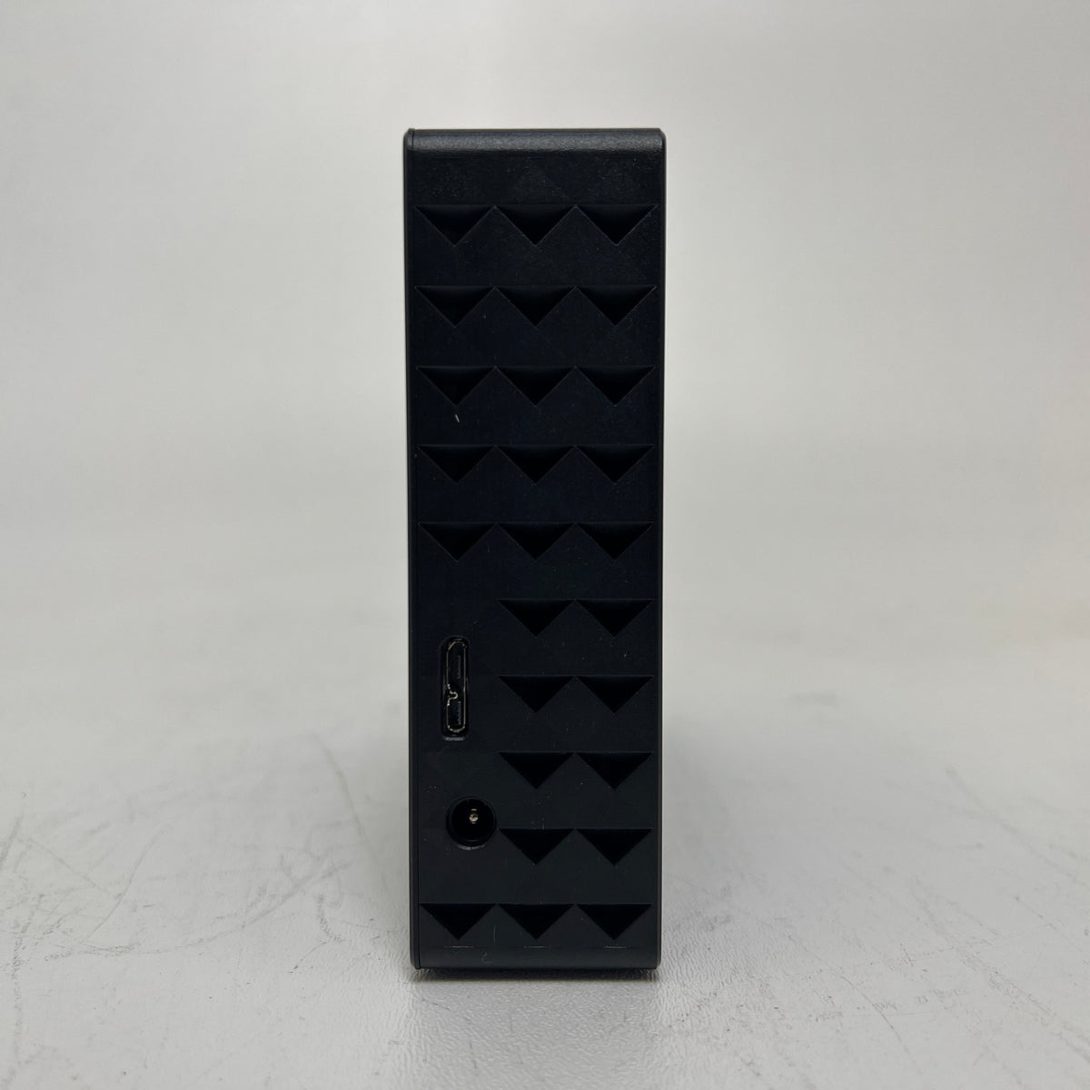 Seagate 2TB Expansion Desktop Drive USB 3.0 SRD0NF2 – Dynamic