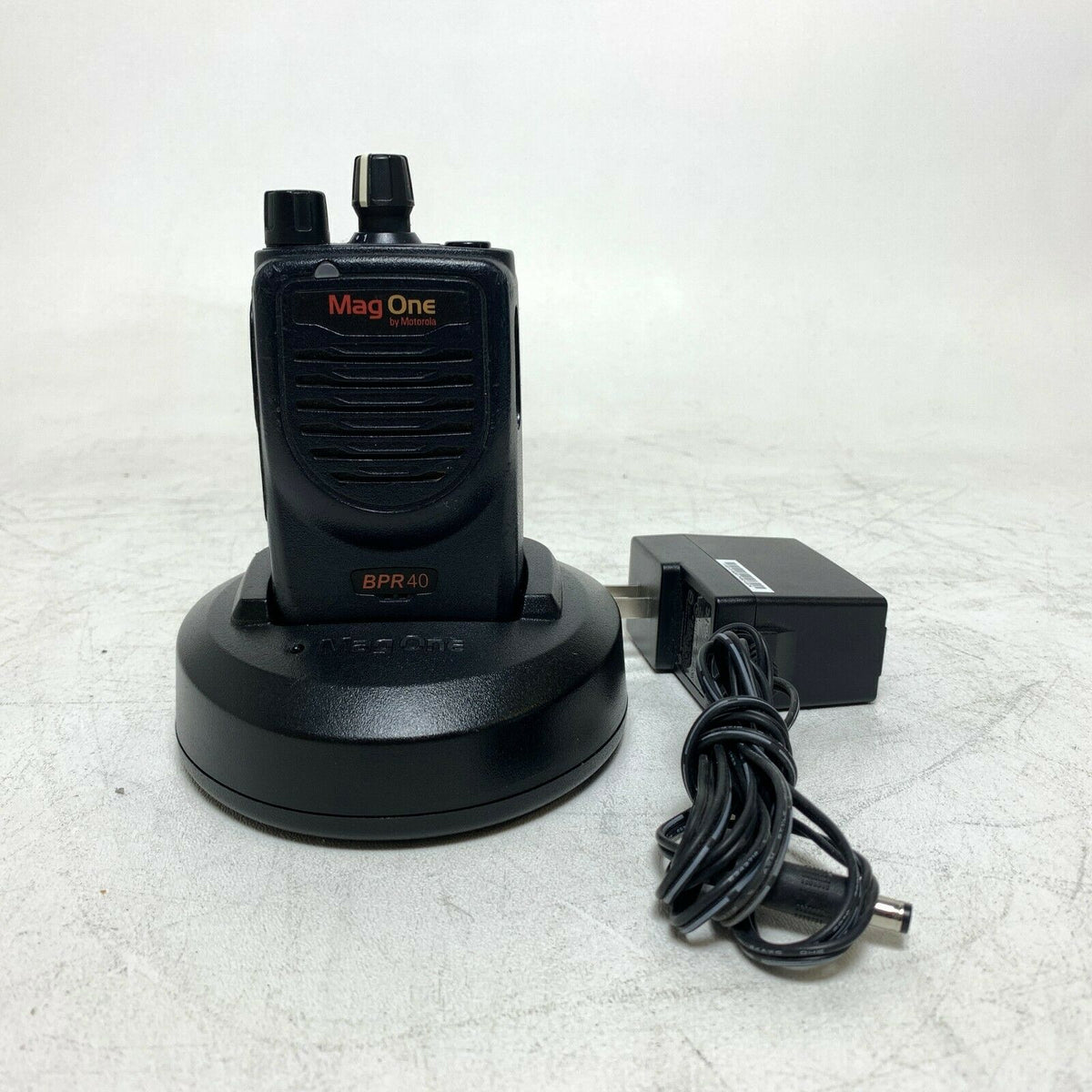 Motorola Mag One BPR40 Two-Way Radio Channels UHF Charger AAH84RCS –  Dynamic Computer Surplus