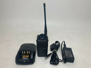 Motorola XPR3300e RADIO AAH02RDC9VA1AN UHF 403-512 MHz w/ Charger #2