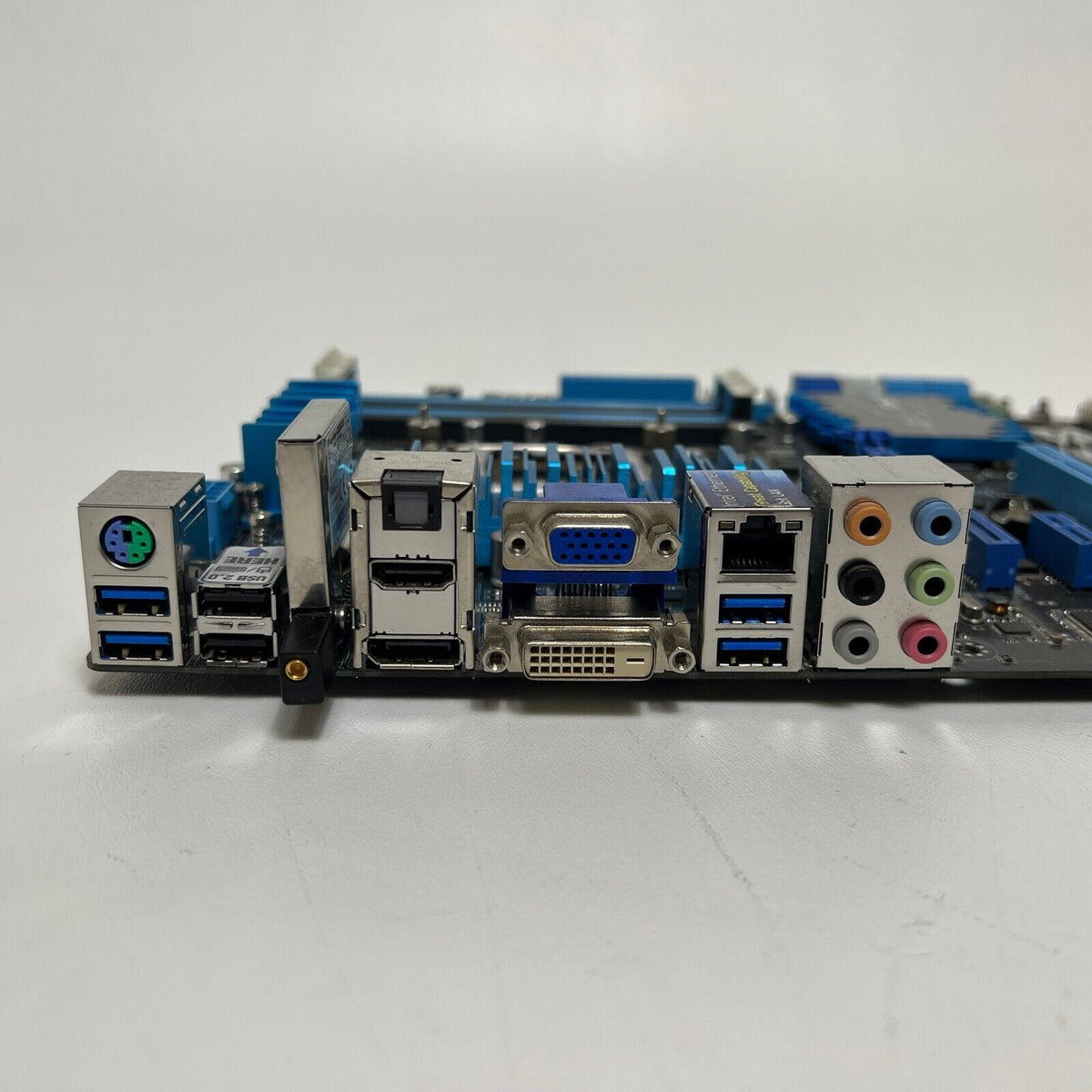 ASUS P8Z77-V LGA 1155 Intel Motherboard – Dynamic Computer Surplus