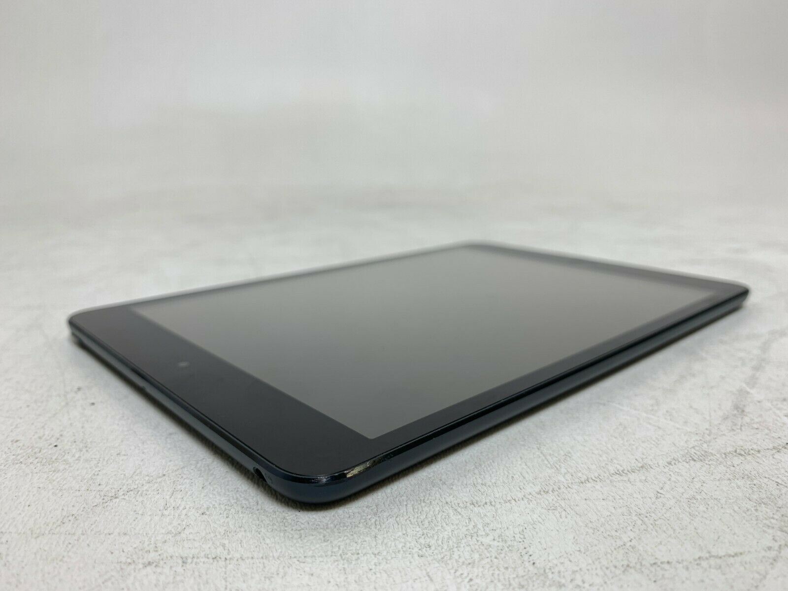 tablette tactile Apple IPAD MINI 3 - A1599 - 7.9 RETINA - NOIRE