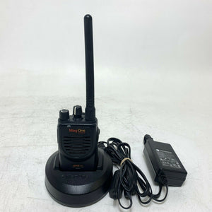 Motorola Mag One BPR40 Two-Way Radio 8 Channel VHF w/ Charger AAH84KDS8AA1AN